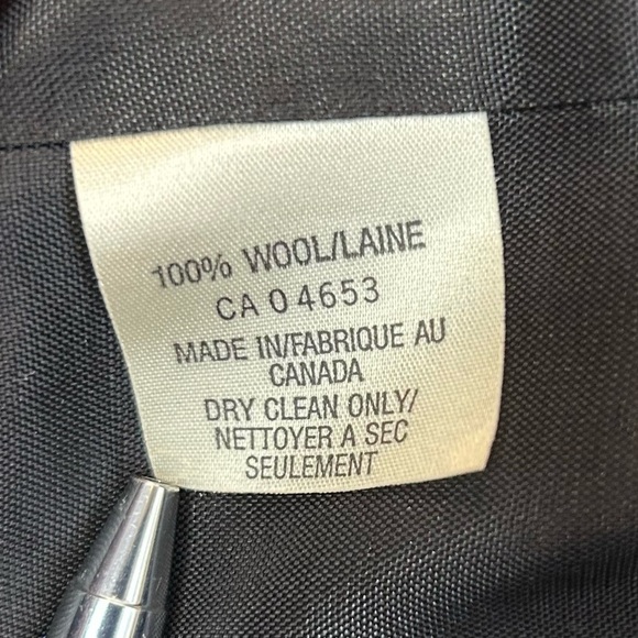 🇨🇦Rouie 100% Wool Petites Crop Blazer SZ 6 - Picture 9 of 9